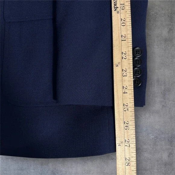 LANDS END Mans Navy Blazer Sport Coat Two Button Jacket 42R WOOL Suits